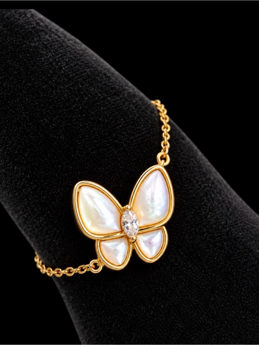 Gold Butterfly Pearl Pendant Bracelet